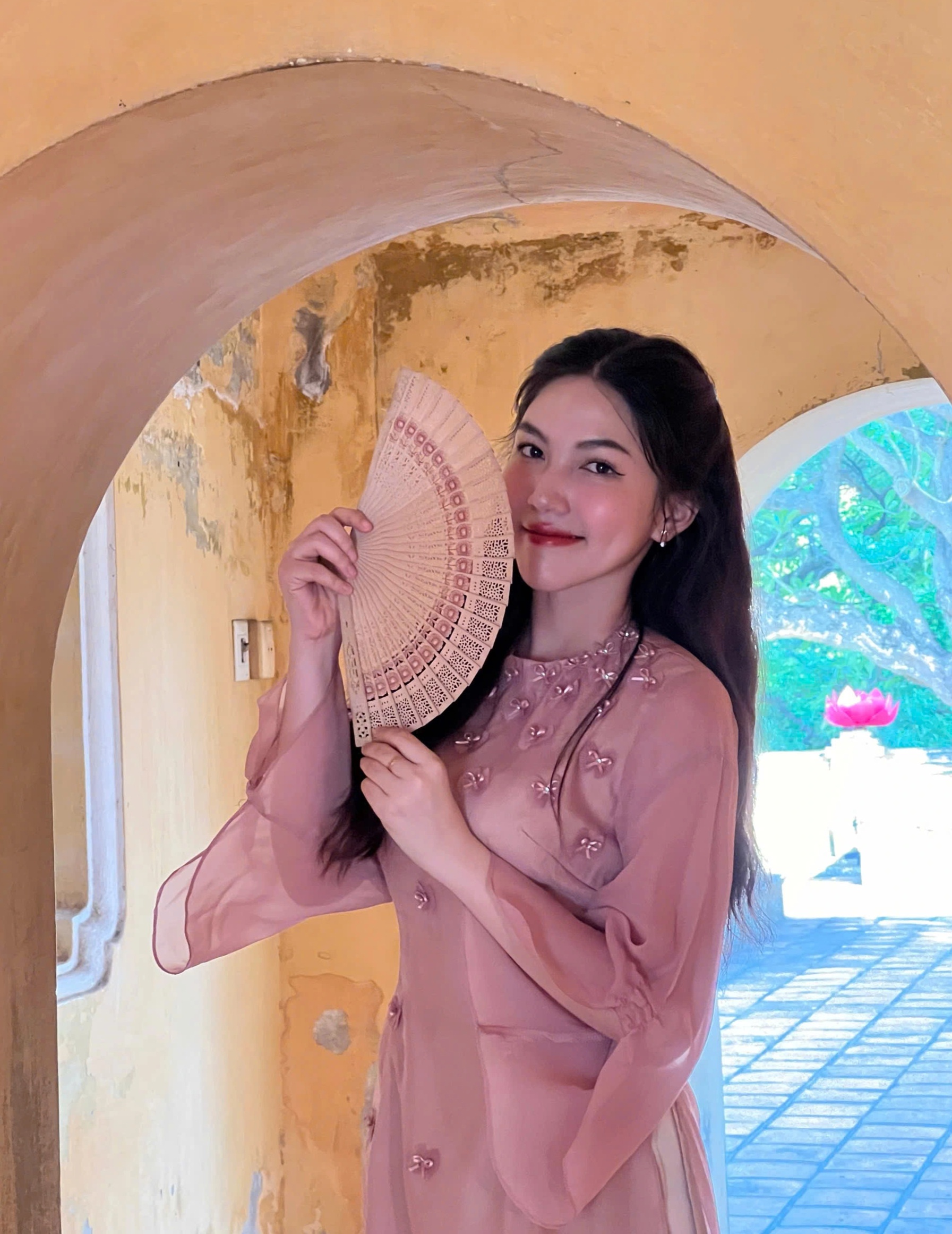 Những nhan sắc xinh đẹp gây sốt trong các buổi diễu binh, diễu hành ở TPHCM - 15 Những nhan sắc xinh đẹp gây sốt trong các buổi diễu binh, diễu hành ở TPHCM - 15