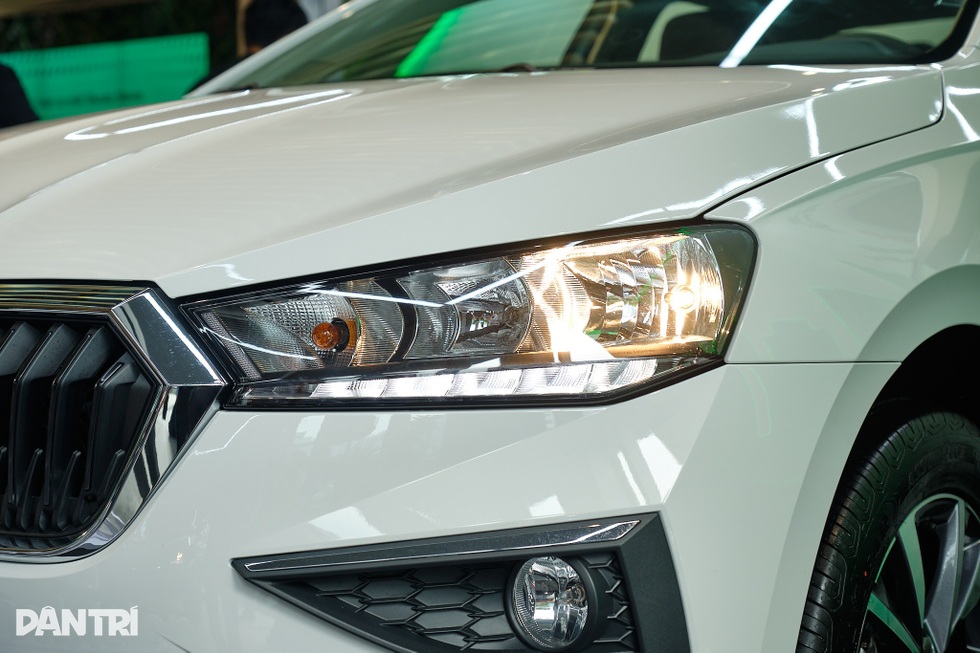Chênh giá tới 100 triệu, các phiên bản của Skoda Slavia khác biệt thế nào? - 3 Chênh giá tới 100 triệu, các phiên bản của Skoda Slavia khác biệt thế nào? - 3