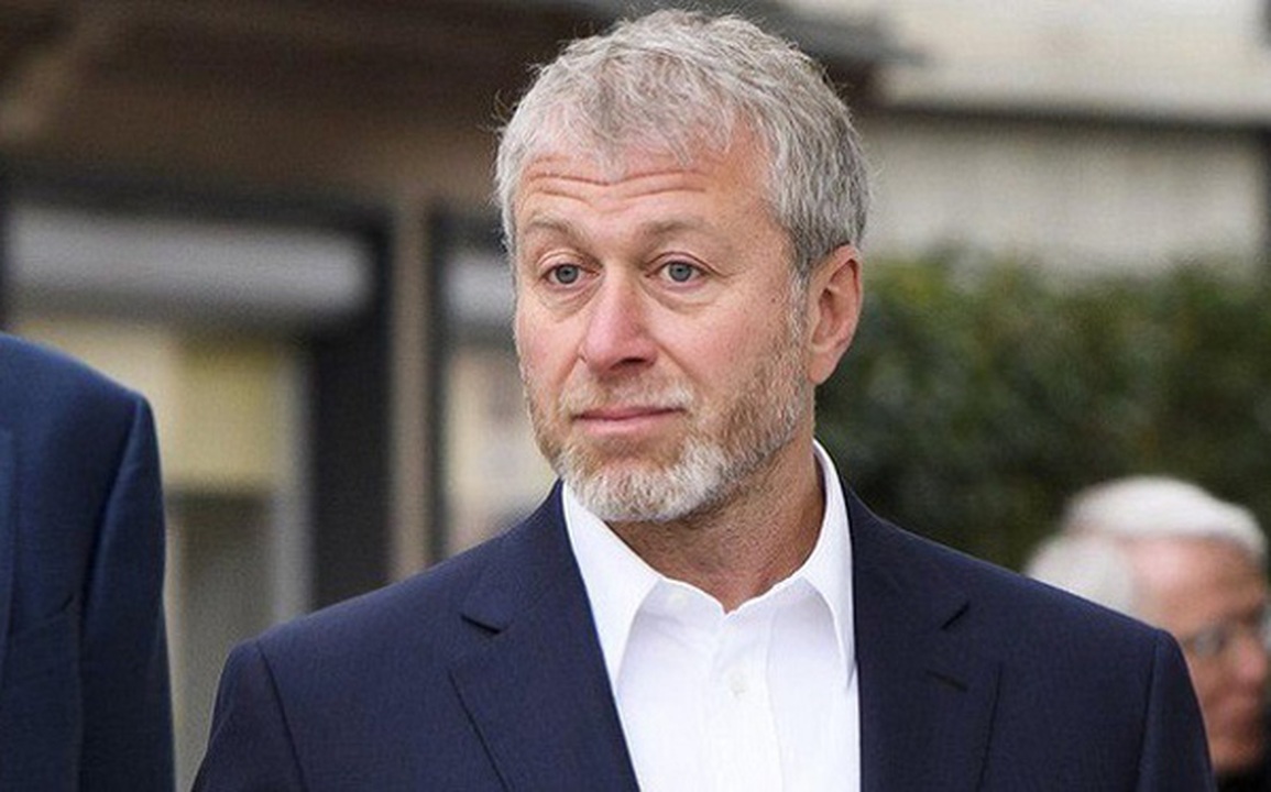 Động thái cực kỳ bất ngờ của tỷ phú Abramovich khi sắp mất Chelsea - 2