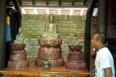 Một người dân công bố sở hữu bộ tượng “tam thế phật” từ trời nhà Trần?