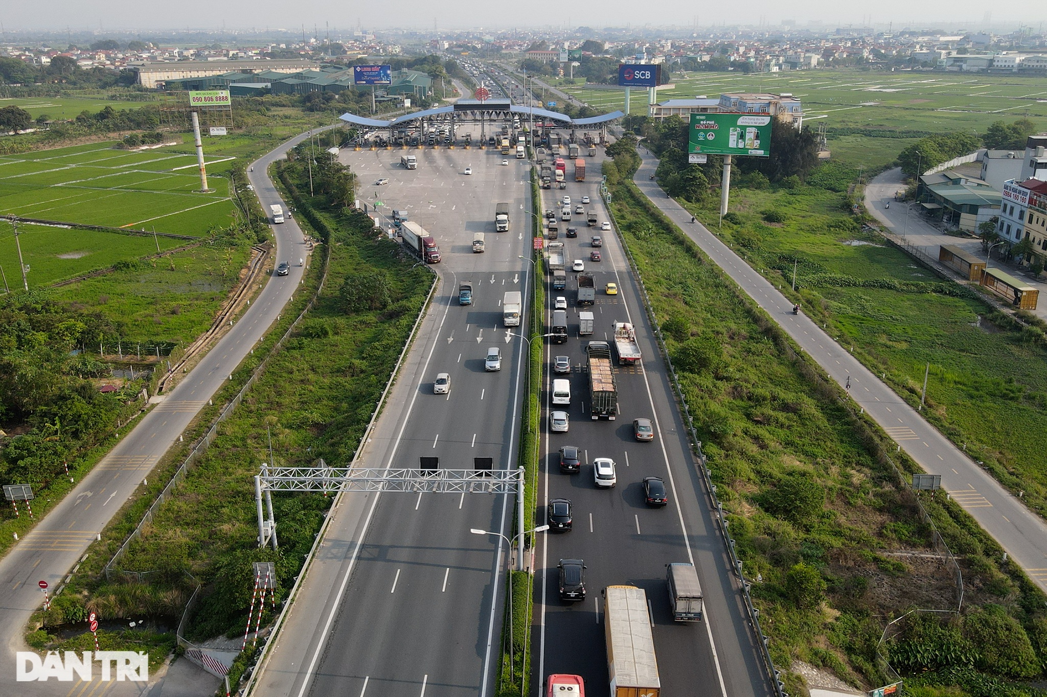 Giao thông cửa ngõ Hà Nội ùn tắc kéo dài trước kỳ nghỉ Giỗ Tổ Hùng Vương - 1 Giao thông cửa ngõ Hà Nội ùn tắc kéo dài trước kỳ nghỉ Giỗ Tổ Hùng Vương - 1