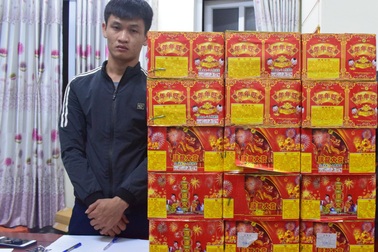Bắt nam thanh niên “ém” 7 yến pháo trong nhà chờ Tết tiêu thụ