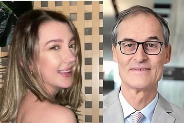 Cô gái bật khóc khi bất ngờ gặp lại ân nhân trong lớp học online