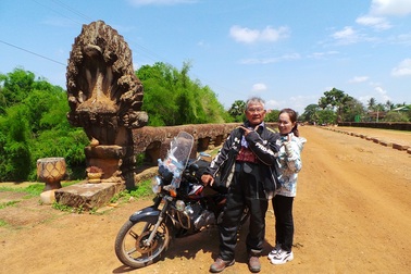 Lữ khách đầu bạc và hành trình chinh phục những cung đường