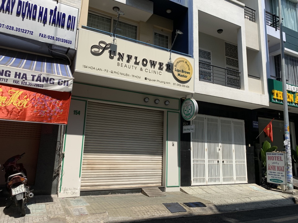 Salon tóc, tiệm nail, spa… chạy đua với Covid để kịp hốt cú chót dịp Tết - 1 Salon tóc, tiệm nail, spa… chạy đua với Covid để kịp hốt cú chót dịp Tết - 1