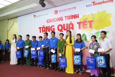 Quà Tết nghĩa tình gửi tặng bà con khó khăn tại Bạc Liêu và Cà Mau