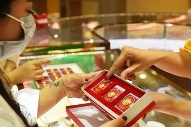 Giá vàng sụt giảm, giới đầu tư tìm nơi trú ẩn mới