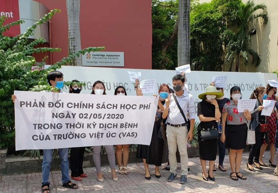 Bố mẹ nêu quan điểm, con bị trường quốc tế buộc thôi học - 2 Bố mẹ nêu quan điểm, con bị trường quốc tế buộc thôi học - 2