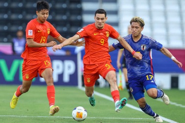 Bị đuổi người, U23 Nhật Bản vẫn thắng U23 Trung Quốc