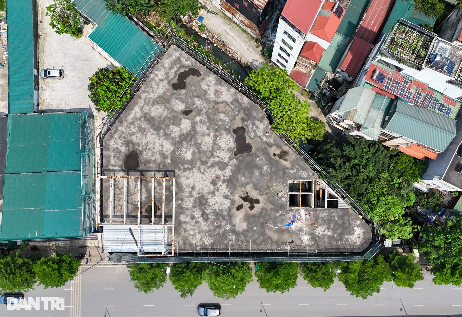 Công trình 1.400m2 khiến Chủ tịch phường Nghĩa Đô ở Hà Nội xộ khám - 2 Công trình 1.400m2 khiến Chủ tịch phường Nghĩa Đô ở Hà Nội xộ khám - 2