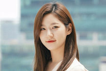 Thiên tài diễn xuất xứ Hàn làm bồi bàn sau bê bối say rượu, gây tai nạn