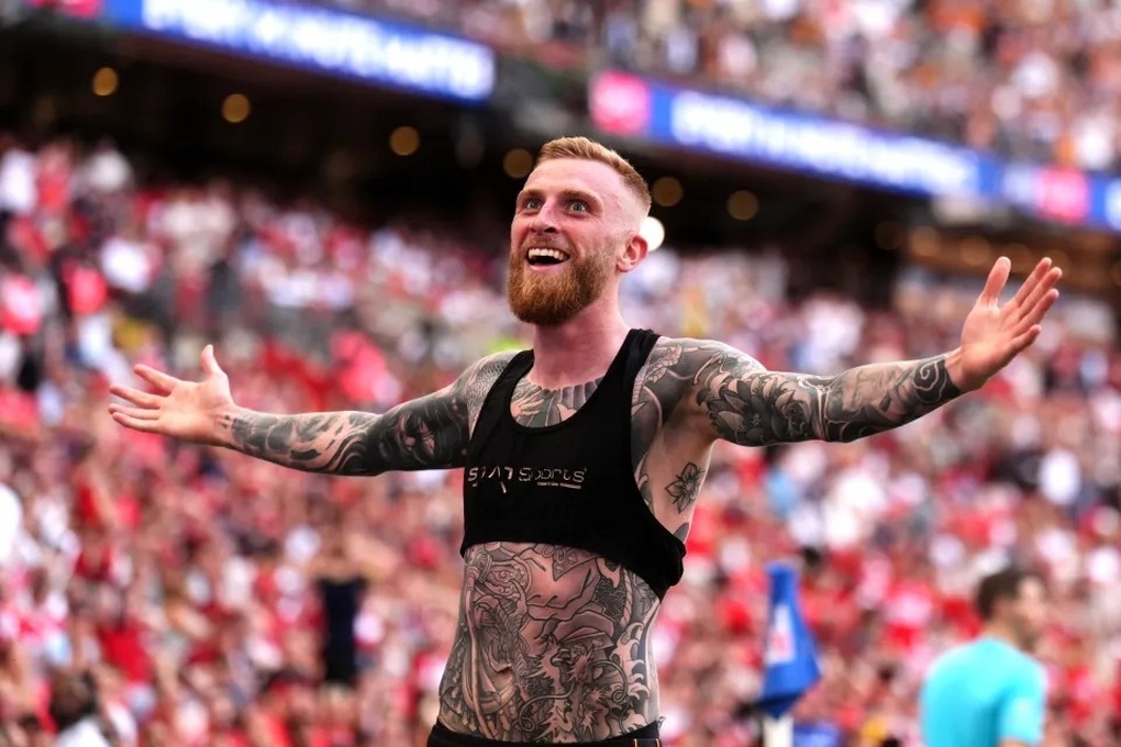 Xác định đội bóng thứ ba thăng hạng Premier League - 1