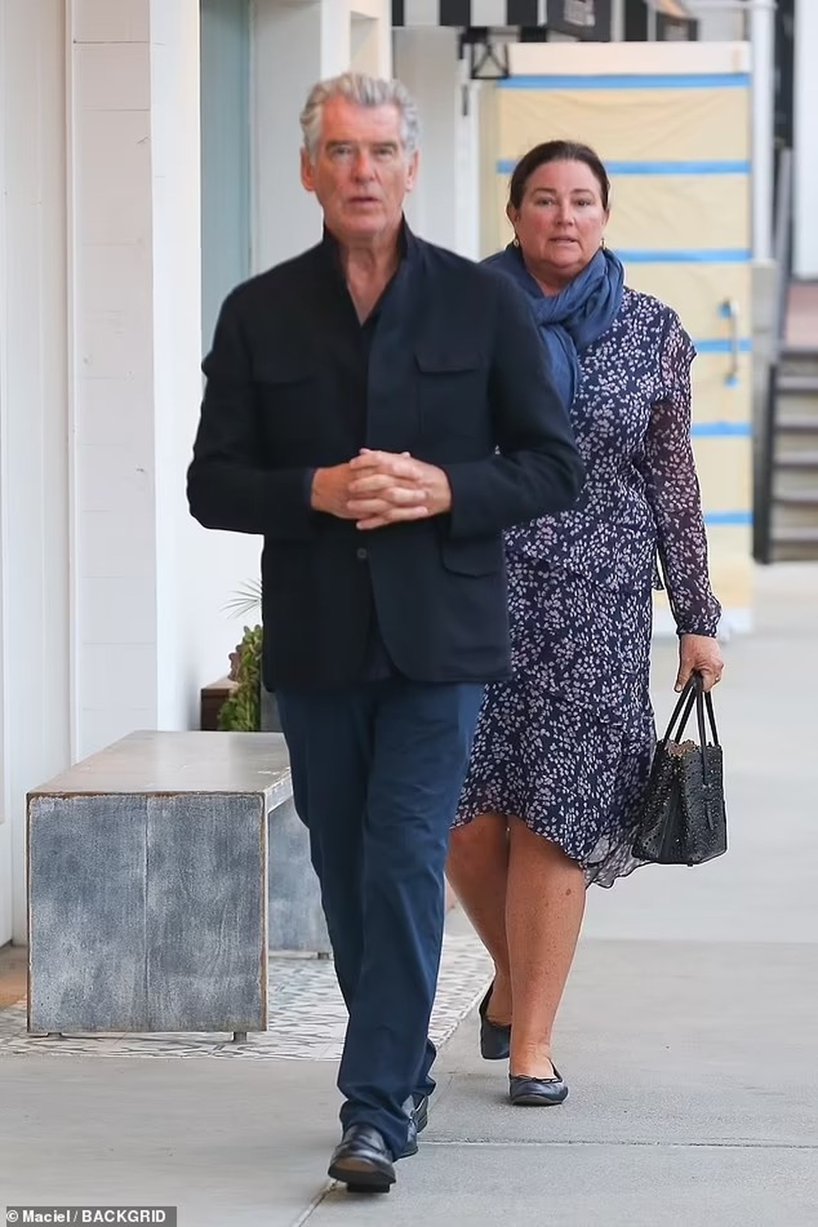 Hơn 20 năm chung sống, tài tử Pierce Brosnan vẫn yêu chiều vợ hết mực - 1 Hơn 20 năm chung sống, tài tử Pierce Brosnan vẫn yêu chiều vợ hết mực - 1