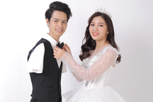 Chàng trai "chim cánh cụt" lấy bằng đại học, cưới vợ đẹp ở tuổi 23