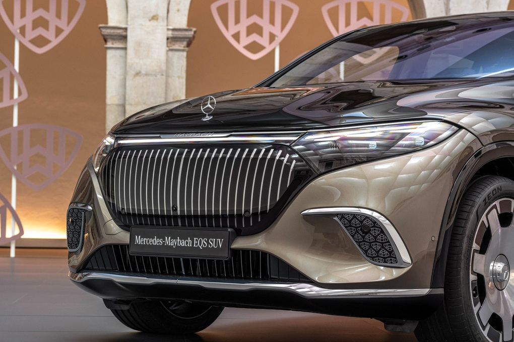 Mercedes-Maybach EQS 680 ra mắt, định nghĩa xe điện gầm cao hạng sang - 4 Mercedes-Maybach EQS 680 ra mắt, định nghĩa xe điện gầm cao hạng sang - 4