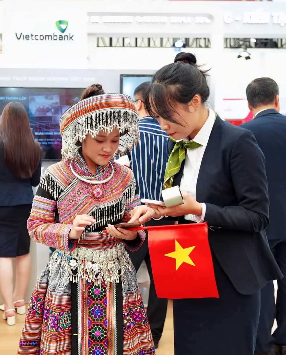 Vietcombank nimmt an der Ausstellung Vietcombank tham gia Triển lãm “80 năm hành trình Độc lập - Tự do - Hạnh phúc” - 6