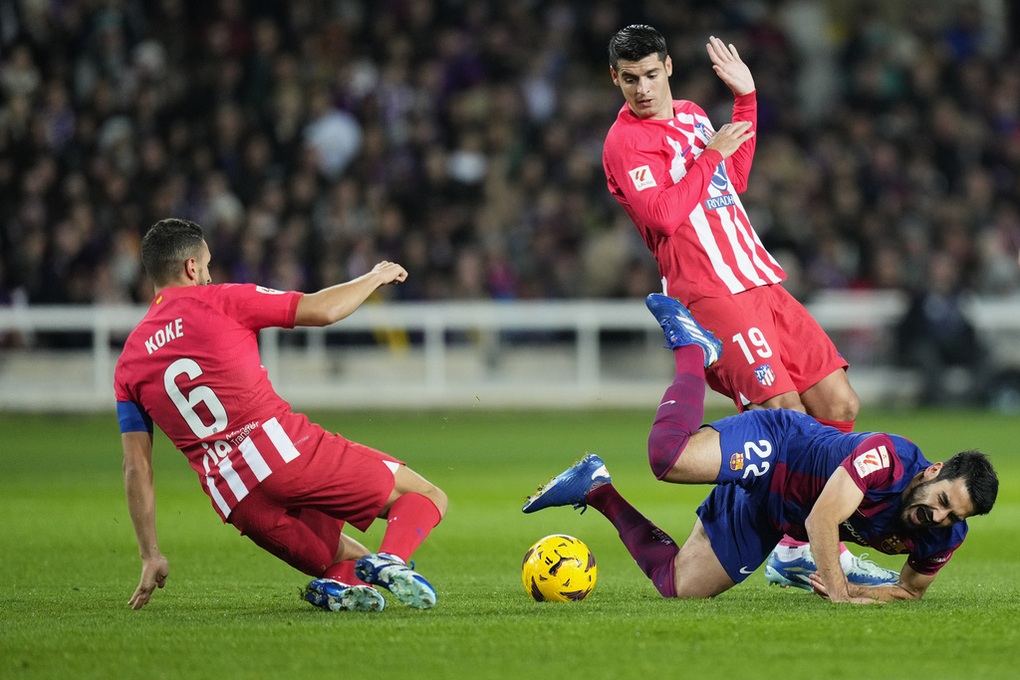 Joao Felix ghi bàn giúp Barcelona đánh bại Atletico - 2