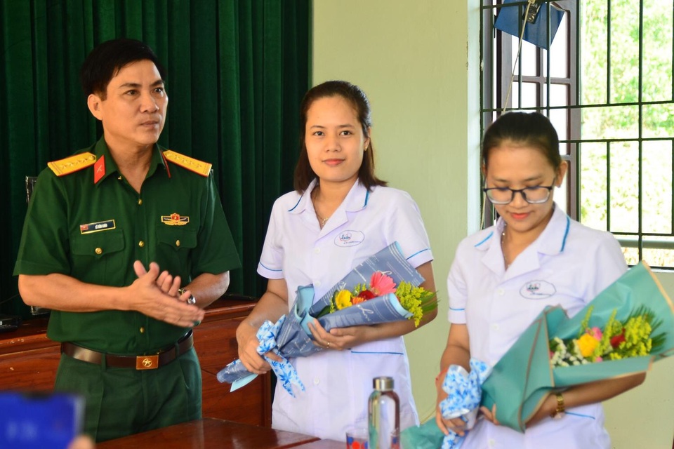 Đà Nẵng chúc mừng 8/3 đến chị em ở khu cách ly phòng Covid-19 - 1 Đà Nẵng chúc mừng 8/3 đến chị em ở khu cách ly phòng Covid-19 - 1