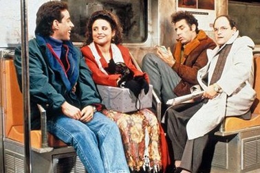 Muôn kiểu giấu bụng bầu quá đỗi tài tình của các sao