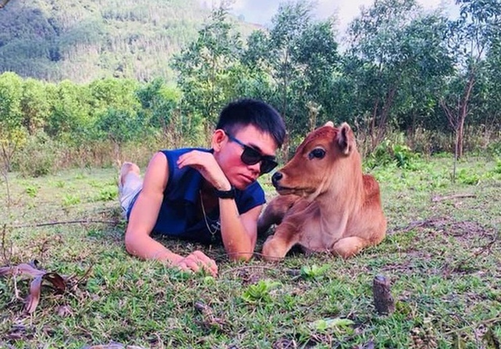 Chàng trai chăn bò khiến sao Mỹ phát cuồng: Bỏ nghề, công khai bạn gái - 1 Chàng trai chăn bò khiến sao Mỹ phát cuồng: Bỏ nghề, công khai bạn gái - 1