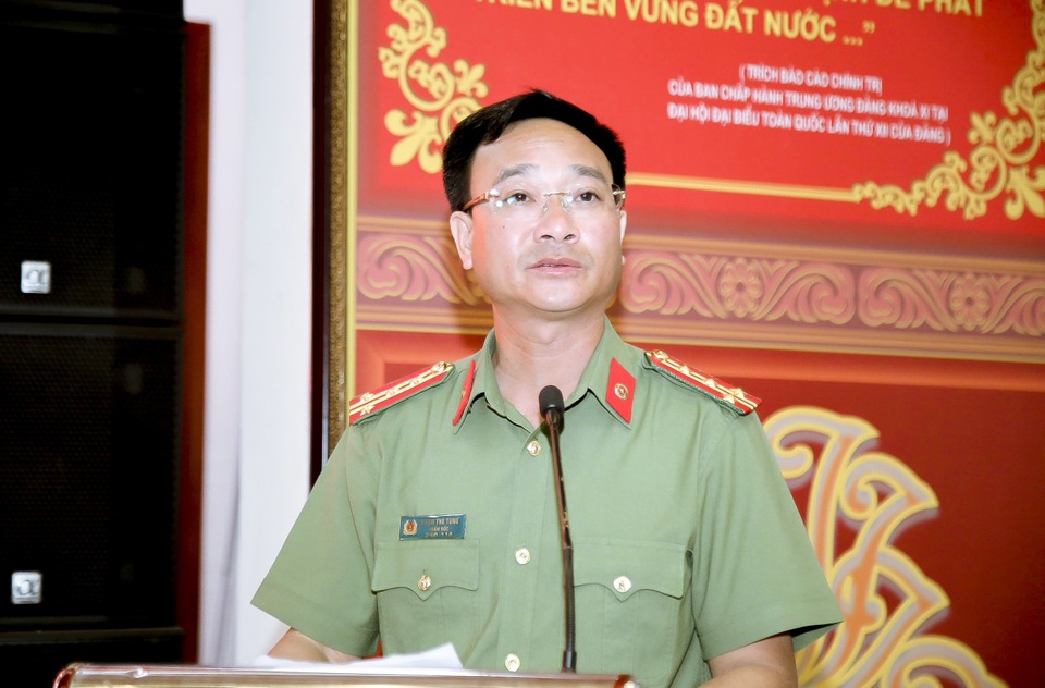 Trao thưởng cho lực lượng bắt giữ thành công đối tượng bắn 2 người tử vong - 2 Trao thưởng cho lực lượng bắt giữ thành công đối tượng bắn 2 người tử vong - 2