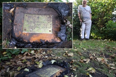 Di cốt "đi lạc" sang vườn nhà người lạ