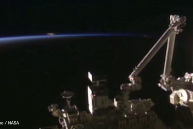 Ghi được cảnh UFO bay vọt qua trạm ISS?