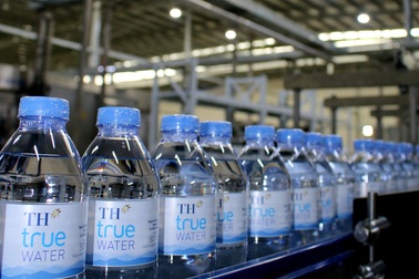 Ra mắt nước tinh khiết từ mạch nước ngầm núi lửa triệu năm