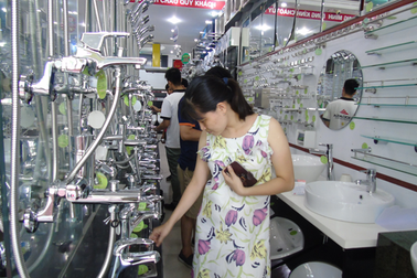 Thị trường sen vòi cuối năm – Hàng nhập ngoại lên ngôi?