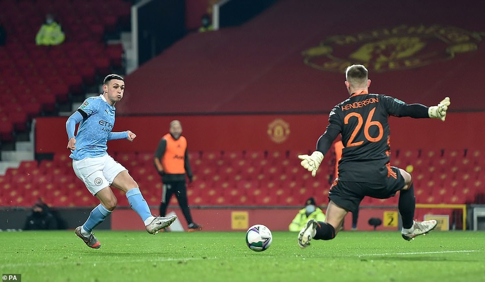 Những khoảnh khắc Man City quật ngã Man Utd tại Old Trafford - 5 Những khoảnh khắc Man City quật ngã Man Utd tại Old Trafford - 5