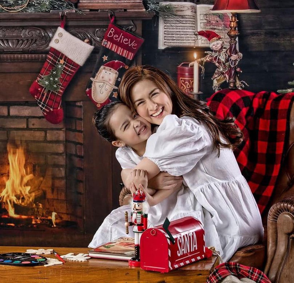 Nhan sắc hoàn hảo của gia đình mỹ nhân đẹp nhất Philippines - 9 Nhan sắc hoàn hảo của gia đình mỹ nhân đẹp nhất Philippines - 9