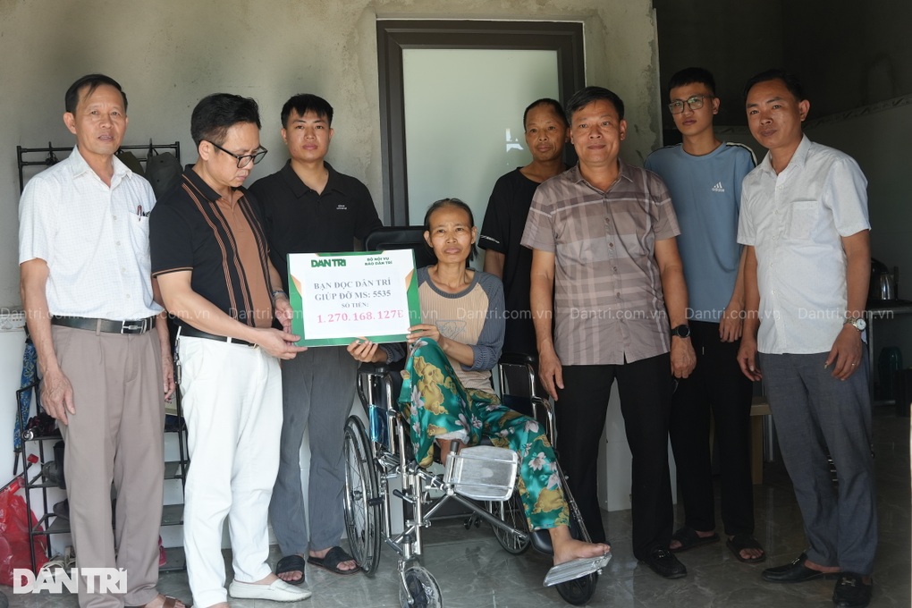 Phóng viên Dân trí được tặng Bằng khen về công tác an sinh xã hội - 2 Phóng viên Dân trí được tặng Bằng khen về công tác an sinh xã hội - 2