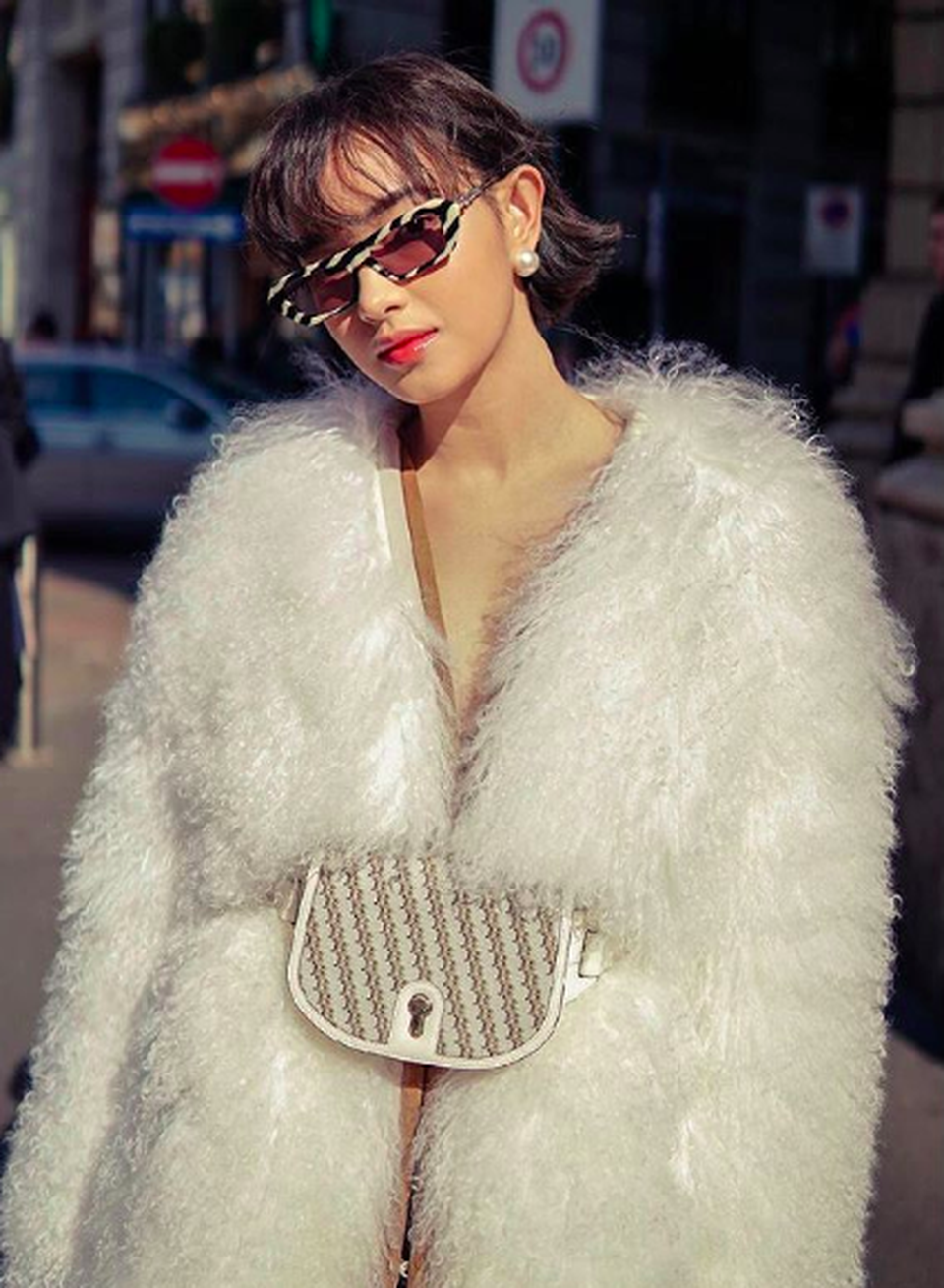 Fashionista Châu Bùi miệt mài tập thể dục, khen thức ăn của khu cách ly - 8 Fashionista Châu Bùi miệt mài tập thể dục, khen thức ăn của khu cách ly - 8