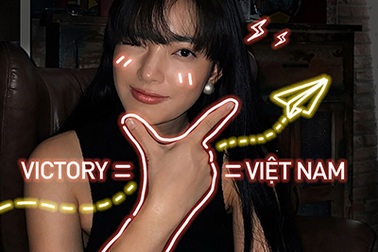 Bạn trẻ truyền thông điệp “Việt Nam chiến thắng” trong Giờ Trái đất khác lạ