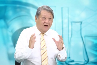 Có đúng khi "không cần bằng cấp, chỉ cần giỏi nghề sẽ thành công"?