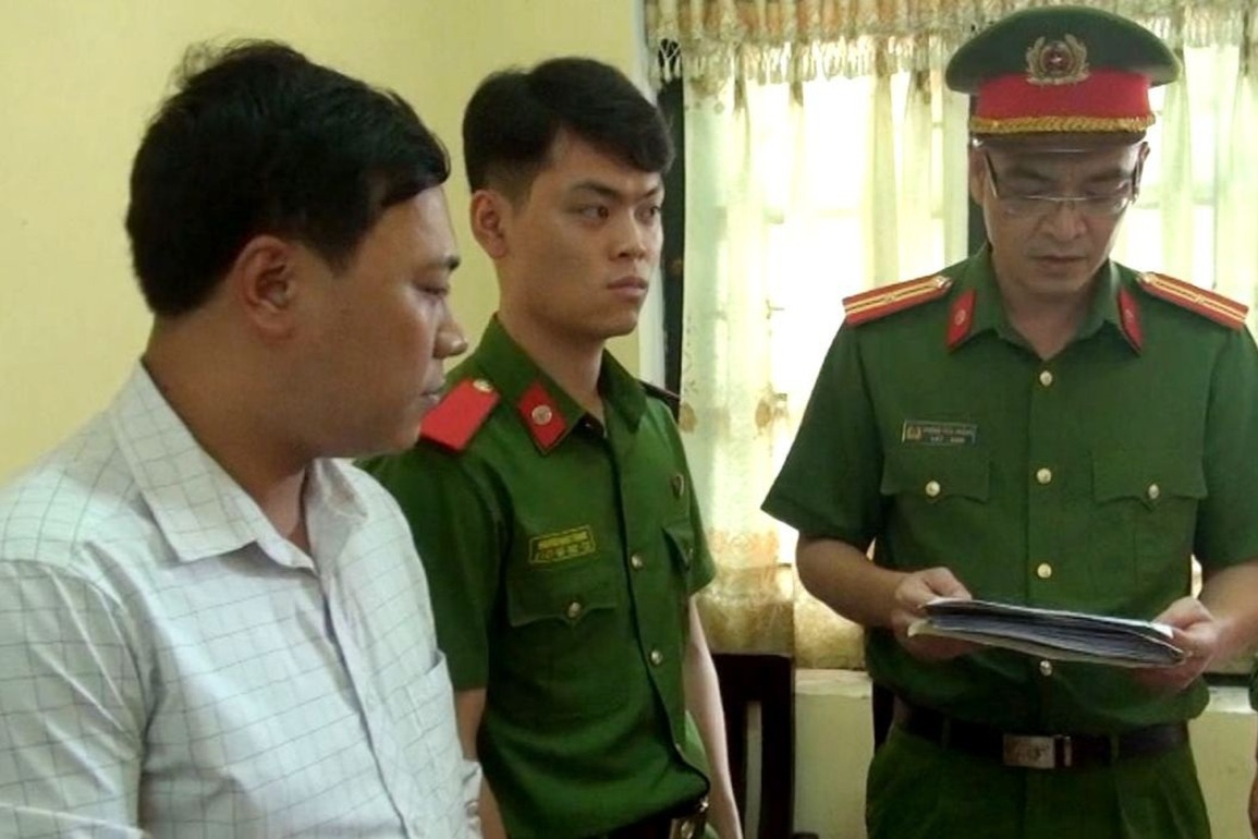 Kế toán trường học kéo 2 cán bộ kho bạc vào vòng lao lý - 1 Kế toán trường học kéo 2 cán bộ kho bạc vào vòng lao lý - 1