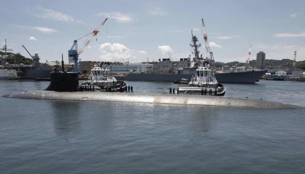 Tàu ngầm hạt nhân Mỹ bị hỏng mũi sau vụ va chạm bí ẩn ở Biển Đông - 1