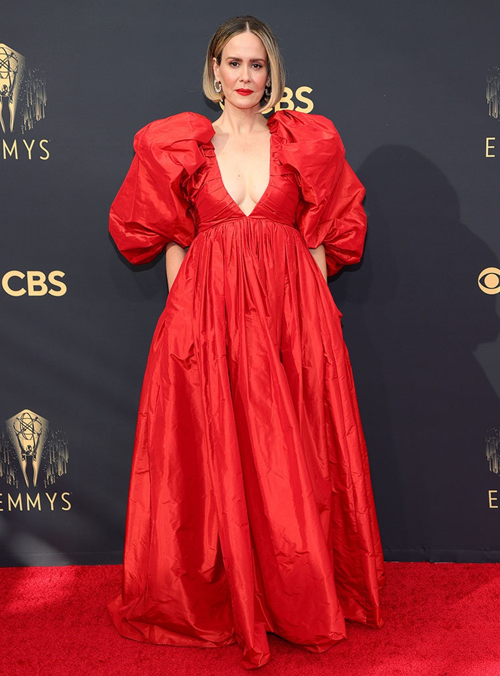 Catherine-Zeta Jones sánh đôi cùng chồng dự giải Emmy - 6 Catherine-Zeta Jones sánh đôi cùng chồng dự giải Emmy - 6