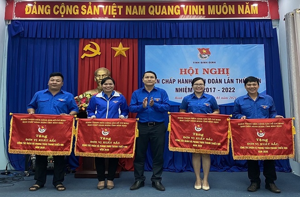 Thanh niên đất võ Bình Định thực hiện gần 1.000 công trình, phần việc - 2 Thanh niên đất võ Bình Định thực hiện gần 1.000 công trình, phần việc - 2