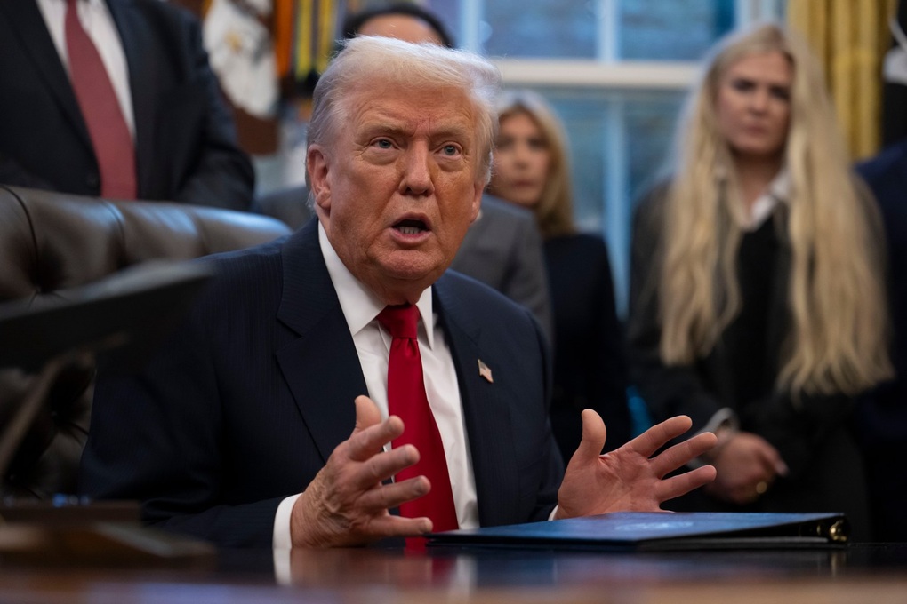 BBC xin lỗi Tổng thống Trump vì cắt ghép phát biểu - 1 BBC xin lỗi Tổng thống Trump vì cắt ghép phát biểu - 1