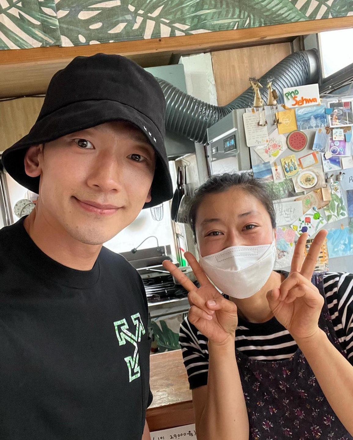 Bi Rain và Kim Tae Hee đưa nhau đi trốn, mê mẩn trải nghiệm món ăn Việt - 7 Bi Rain và Kim Tae Hee đưa nhau đi trốn, mê mẩn trải nghiệm món ăn Việt - 7