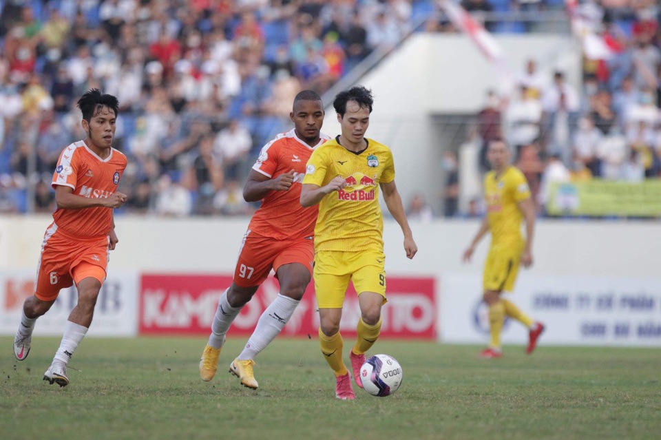 Đà Nẵng 0-2 HA Gia Lai: Bàn thắng siêu đỉnh của Văn Toàn - 14 Đà Nẵng 0-2 HA Gia Lai: Bàn thắng siêu đỉnh của Văn Toàn - 14