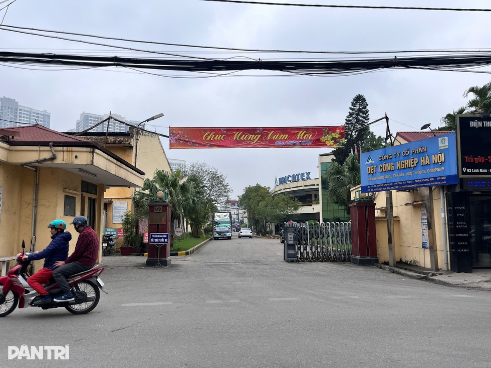 Cuộc sống hiện tại của người dân chung cư tiền tỷ cạnh cột khói khổng lồ - 3 Cuộc sống hiện tại của người dân chung cư tiền tỷ cạnh cột khói khổng lồ - 3