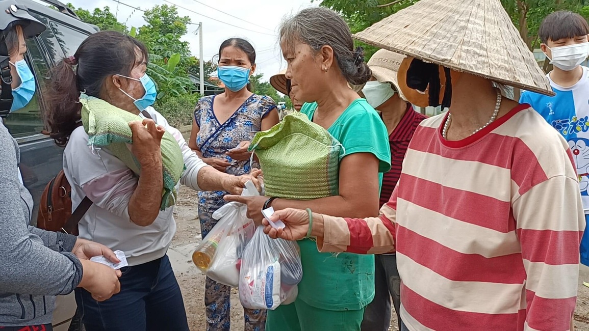 Người phụ nữ hồi sinh cuộc đời sau gần 3 năm bị chồng thiêu sống - 3 Người phụ nữ hồi sinh cuộc đời sau gần 3 năm bị chồng thiêu sống - 3