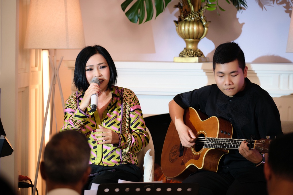 Phương Thanh kể về năm 17 tuổi sang Campuchia hát vũ trường cát-xê 400 USD - 2 Phương Thanh kể về năm 17 tuổi sang Campuchia hát vũ trường cát-xê 400 USD - 2