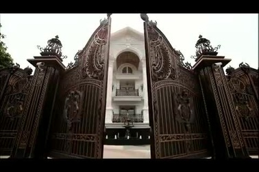 Bật mí về biệt thự dát vàng trăm tỷ đồng của nhà chồng Hà Tăng