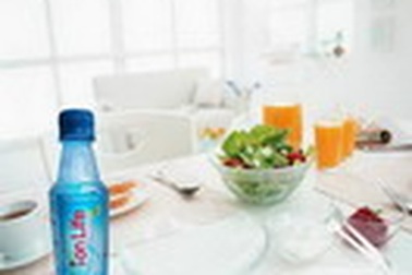 Nước uống I-on kiềm - Bí quyết khỏe và đẹp từ Nhật Bản