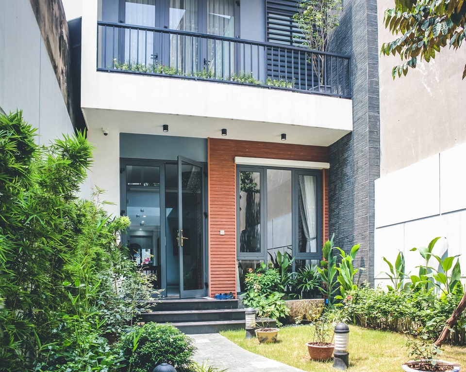 Gia đình ở Hà Nội trồng cả vườn cây xanh đẹp hiếm có trong căn nhà phố - 4