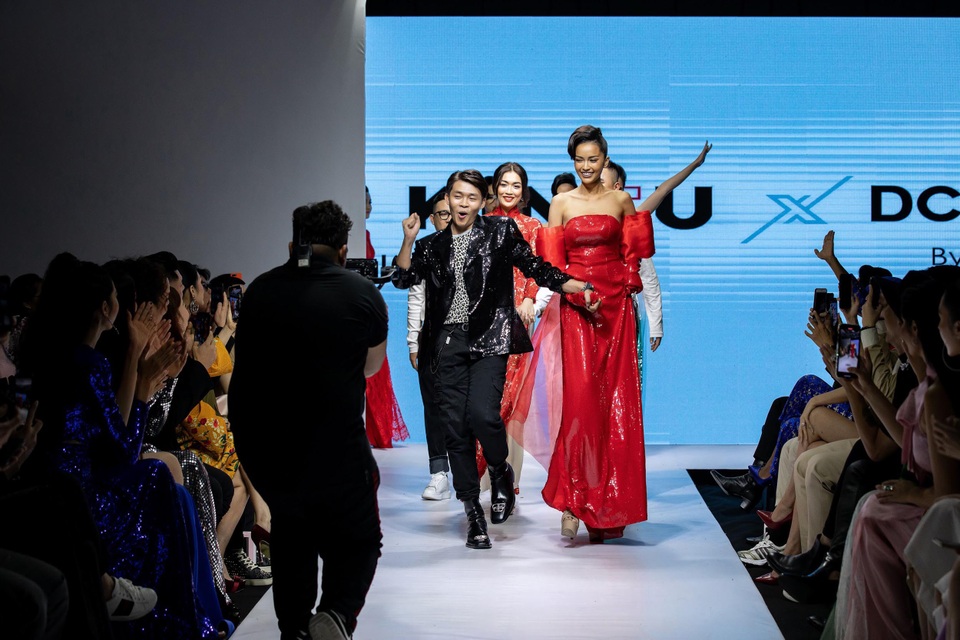 Hóa quý cô cổ điển, Ngọc Châu đẹp kiêu sa trình diễn thời trang - 5