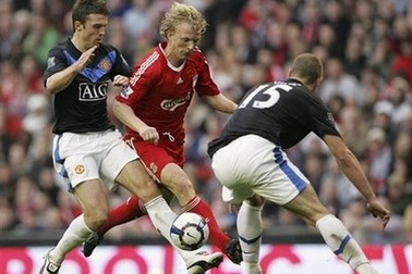 Evra thừa nhận tinh thần thi đấu của MU “có vấn đề”